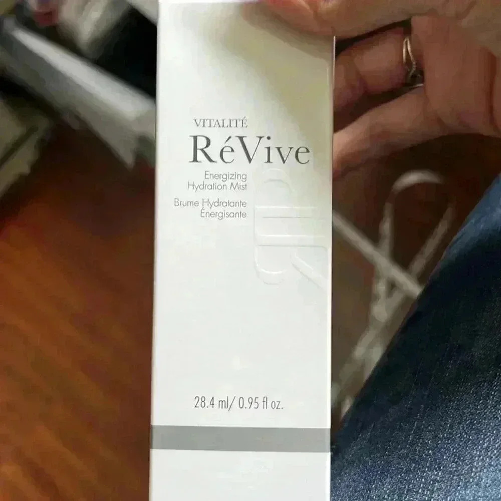 Vitalite Energizing Hydration Mist, 0.95 - Picture 2 of 3